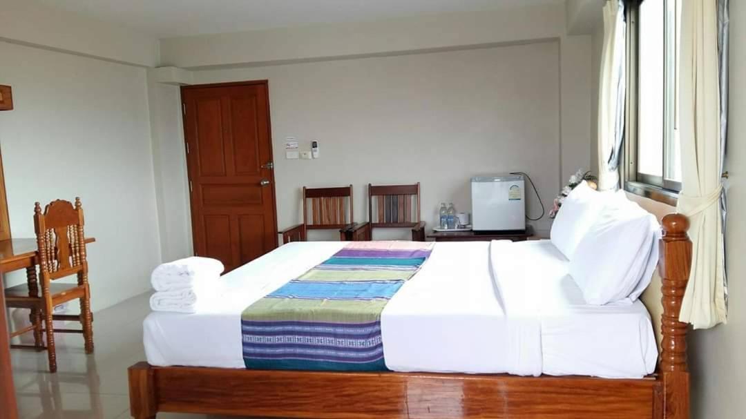 ทรัพย์มุกดา แกรนด์ โฮเทล Submukda Grand Hotel Mukdahan Eksteriør billede